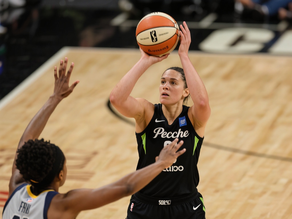 佩奇的球场表现之所以令人惊叹，与她的精准